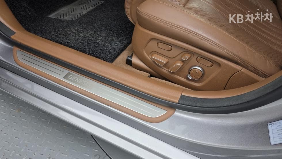 Genesis G903.8 GDi AWD Premium Luxury - 16