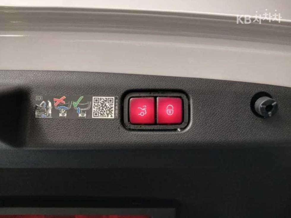 Mercedes-Benz E-클래스 (W214)E200 Avantgrade - 17