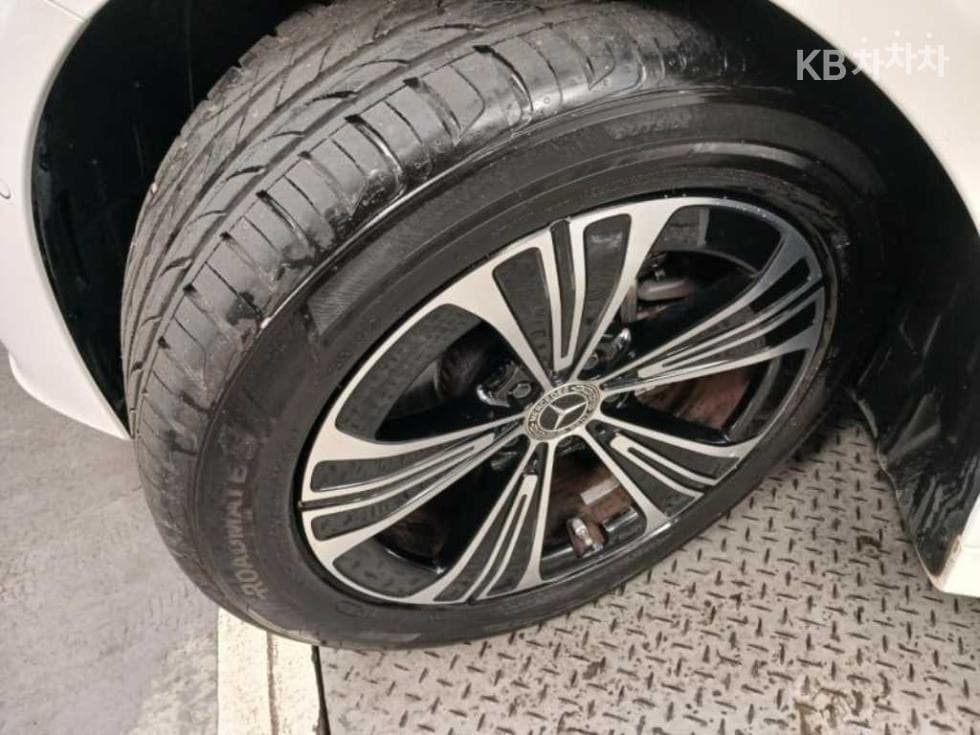 Mercedes-Benz E-클래스 (W214)E200 Avantgrade - 20