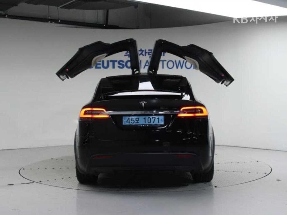 테슬라 Model XLong Range - 4