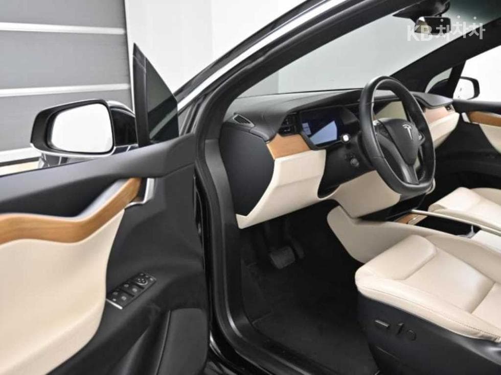 테슬라 Model XLong Range - 11