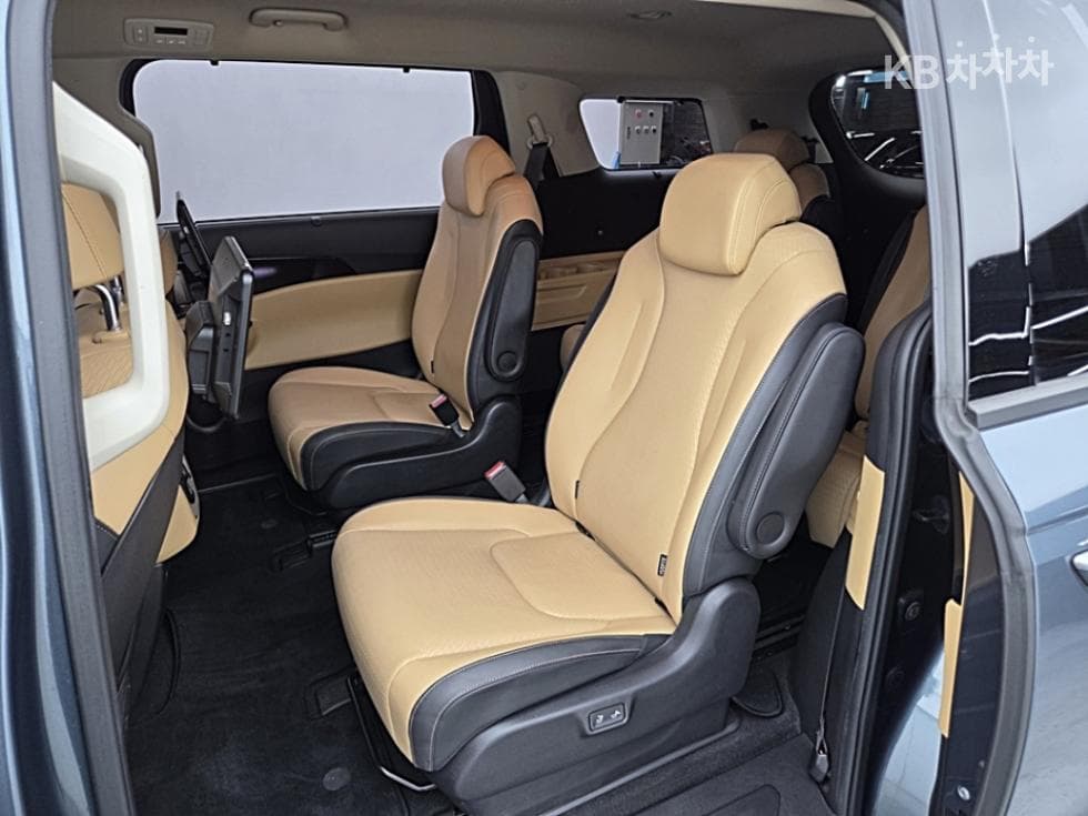 Киа Канивал 4-то поколениеD2.2 9-местен Signature - 12