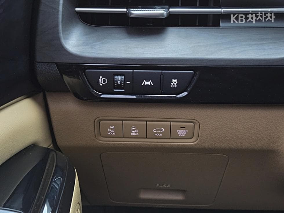 Киа Канивал 4-то поколениеD2.2 9-местен Signature - 16