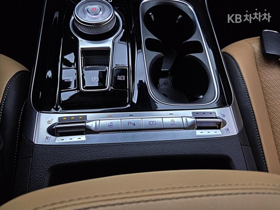 Киа Канивал 4-то поколениеD2.2 9-местен Signature - 24