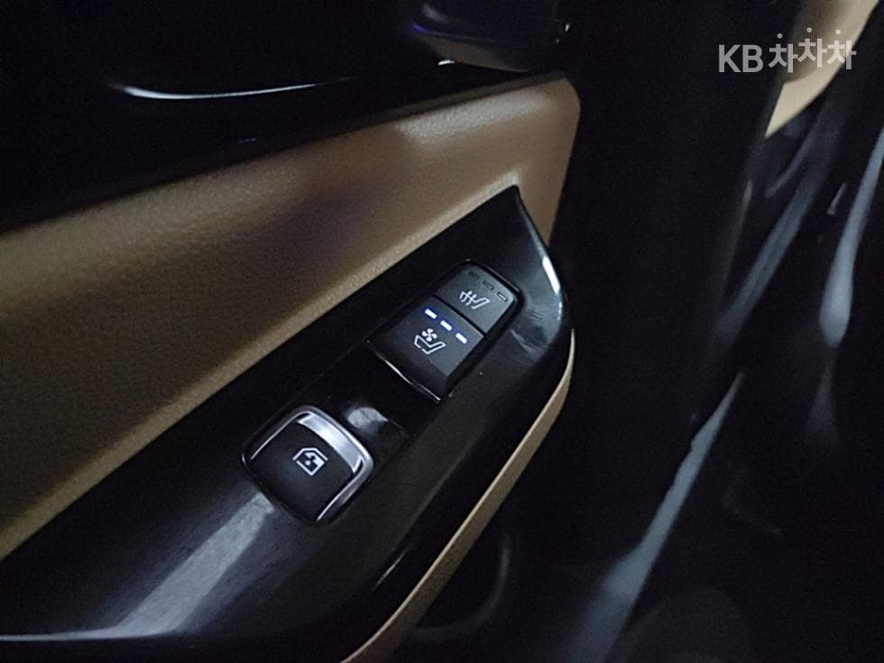 Киа Канивал 4-то поколениеD2.2 9-местен Signature - 29