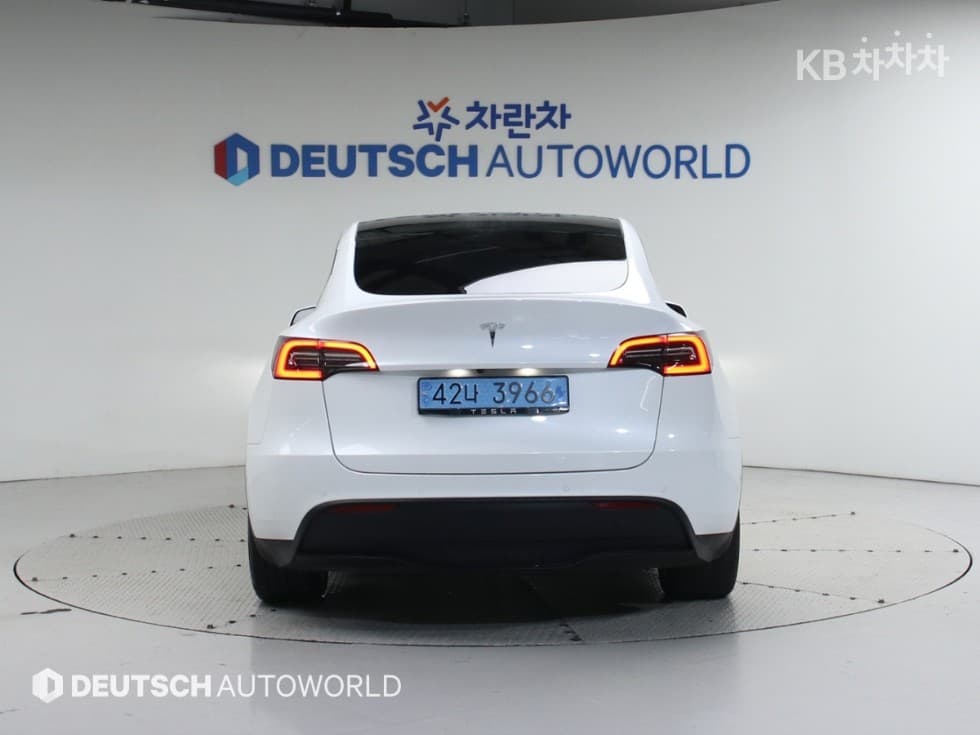 테슬라 Model YStandard Range - 4