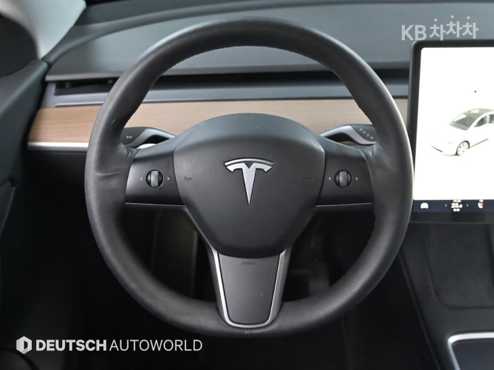 테슬라 Model YStandard Range - 13