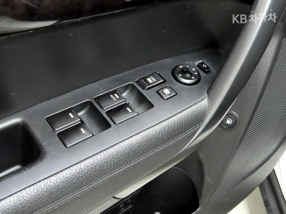 Kia NewSorentoRDiesel 2.0 2WD Prestige - 11