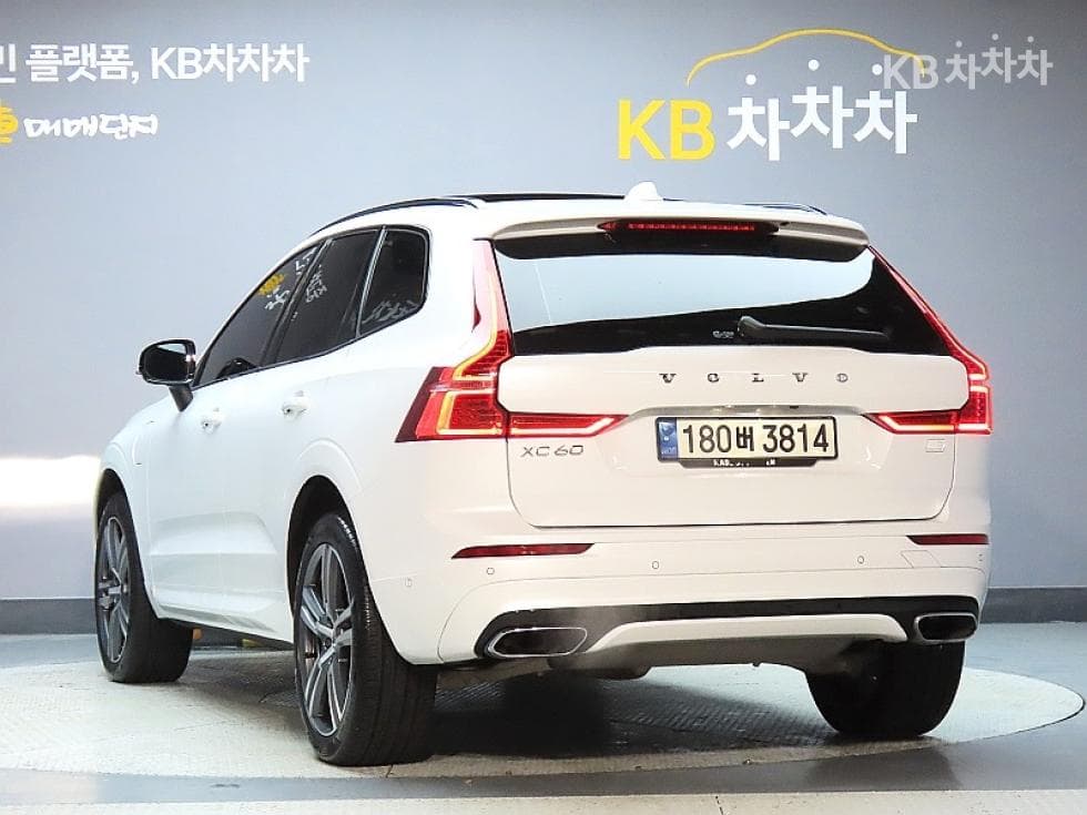 Volvo XC60 Second generationT8 R-Design - 4