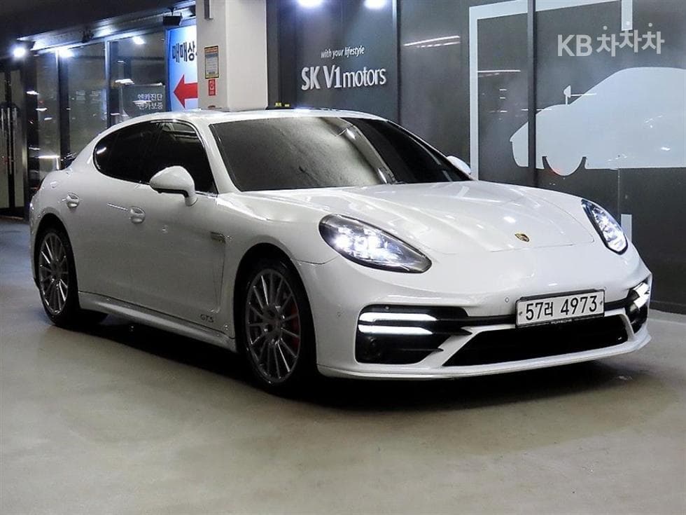 Porsche 파나메라 4.8 GTS 970 - Image 1
