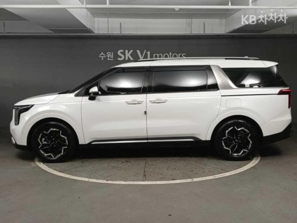 Kia The New (facelift) Carnival 4th generationD2.2 9-seater Signature - 3