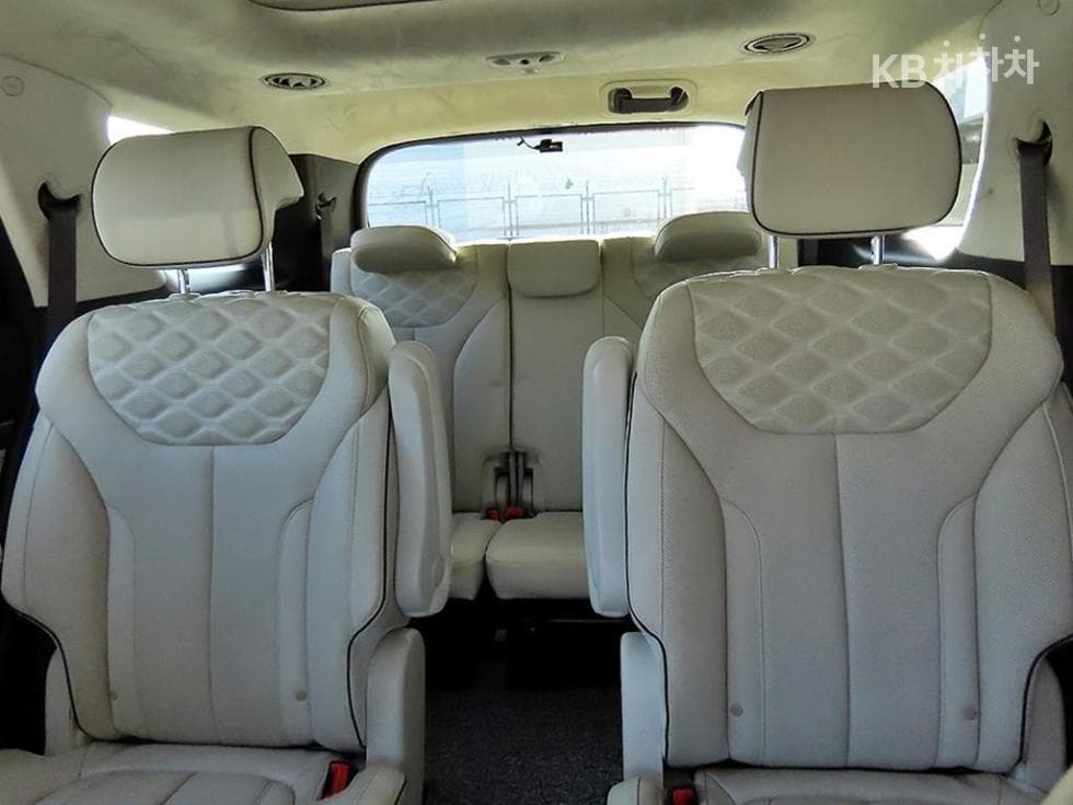 Хюндай Palisade2.2 Дизел 7-местен (Лимузин) Calligraphy - 7