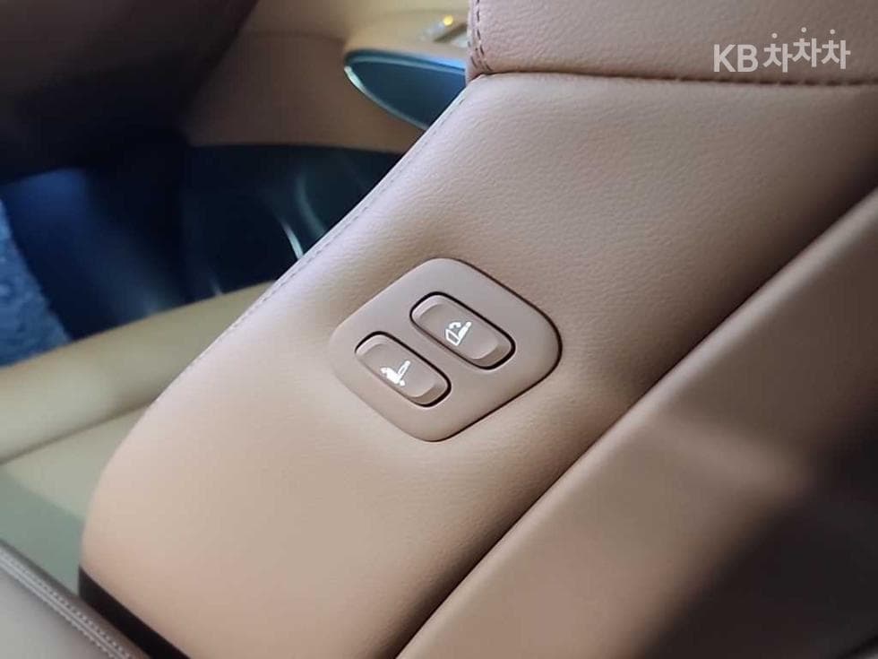 Дженезис GV70Бензин 2.5T 2WD - 14