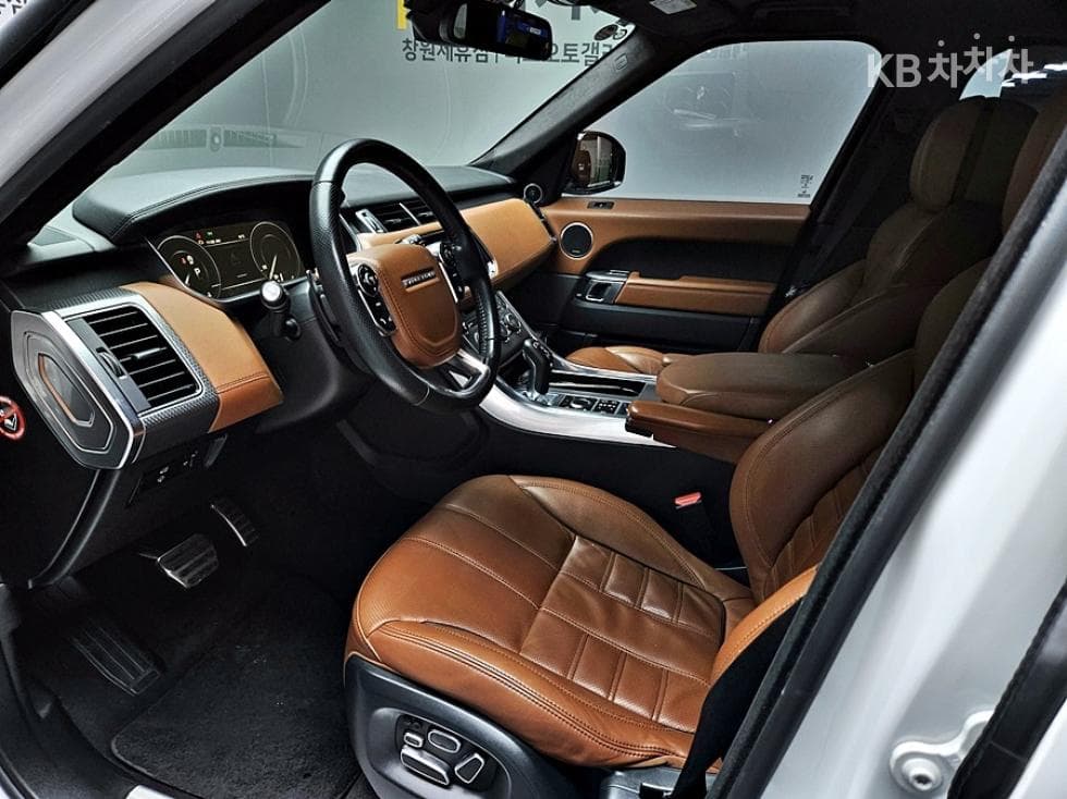 Land Rover Нов Рендж Ровер Спорт3.0 SDV6 Autobiography Dynamic - 11