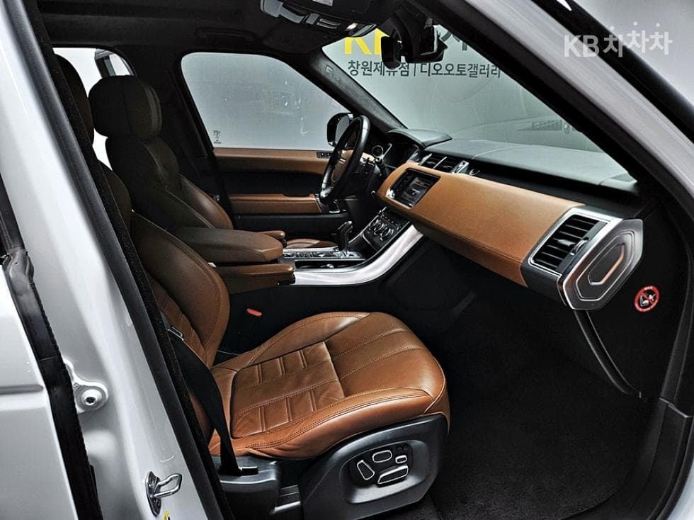 Land Rover Нов Рендж Ровер Спорт3.0 SDV6 Autobiography Dynamic - 13