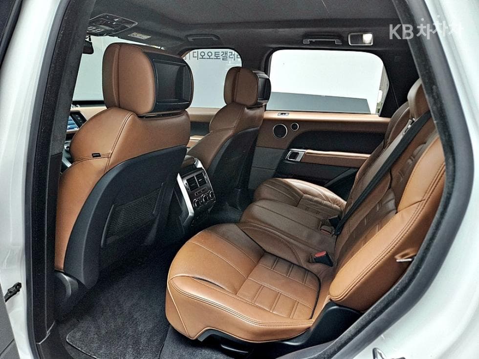 Land Rover Нов Рендж Ровер Спорт3.0 SDV6 Autobiography Dynamic - 15