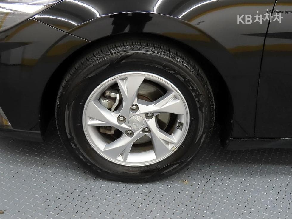 Хюндай All New Avante (Elantra)(CN7)1.6 Бензин Modern - 17