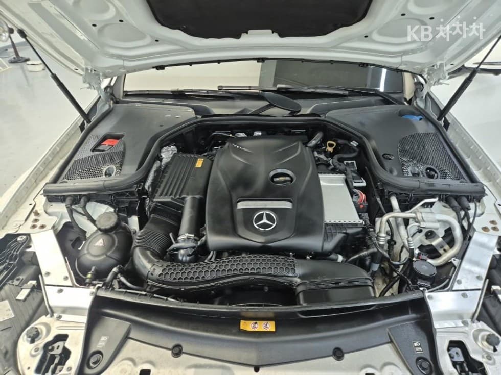 Mercedes-Benz E-Клас (W213)E250 AMG Line - 5