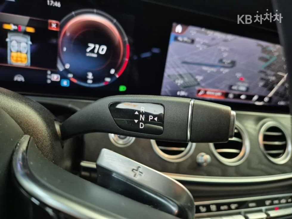 Mercedes-Benz E-Клас (W213)E250 AMG Line - 8