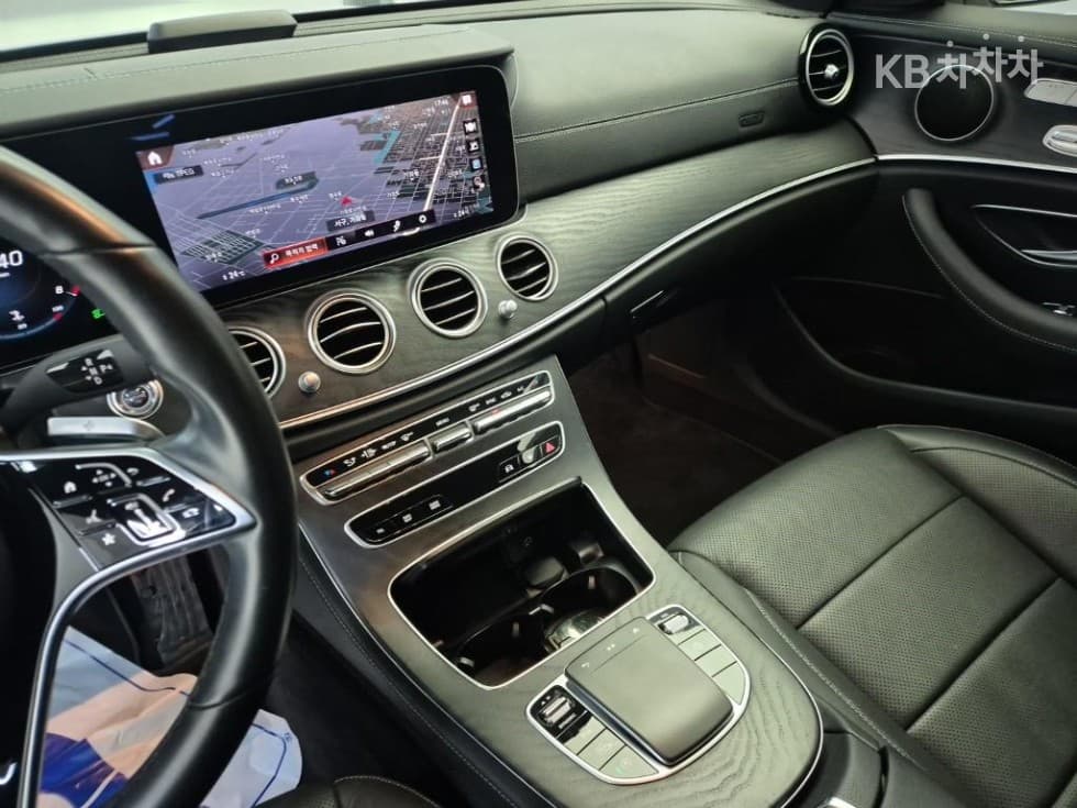 Mercedes-Benz E-Клас (W213)E250 AMG Line - 10