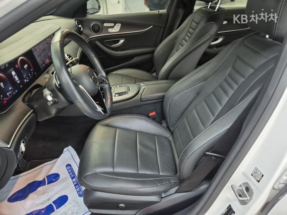 Mercedes-Benz E-Клас (W213)E250 AMG Line - 11