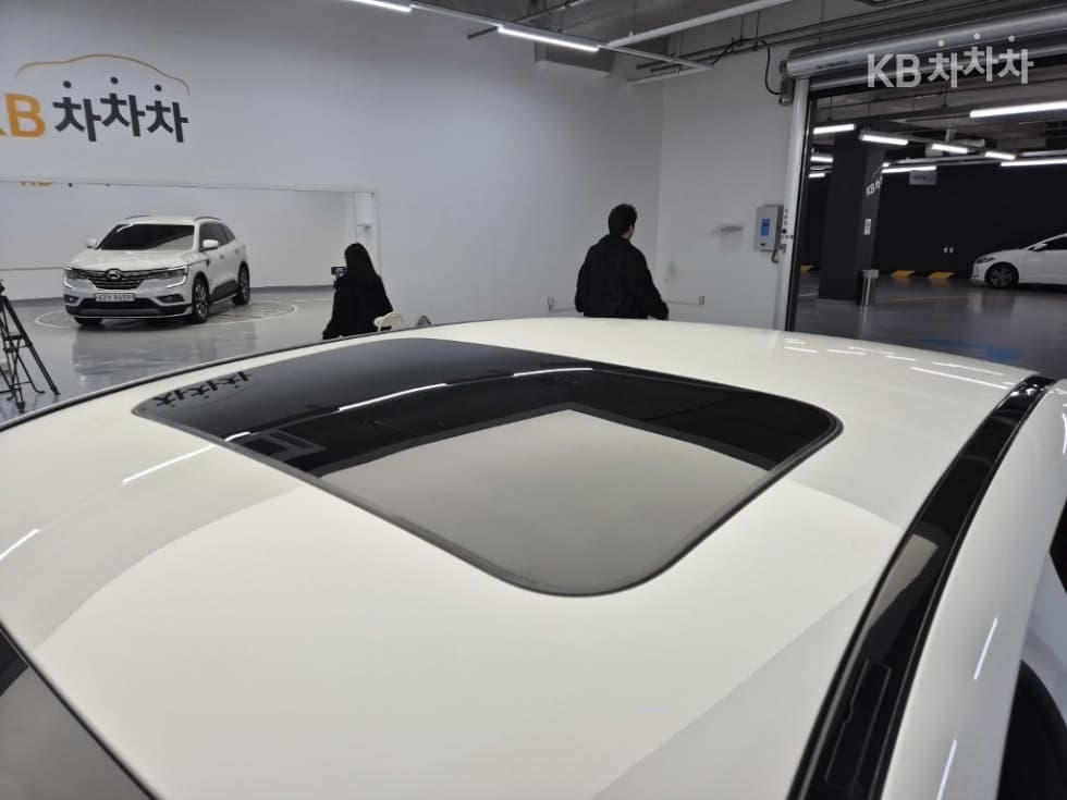 Mercedes-Benz E-Клас (W213)E250 AMG Line - 13