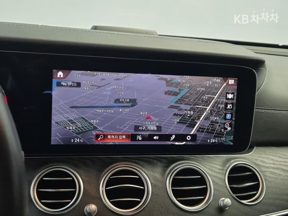 Mercedes-Benz E-Клас (W213)E250 AMG Line - 14