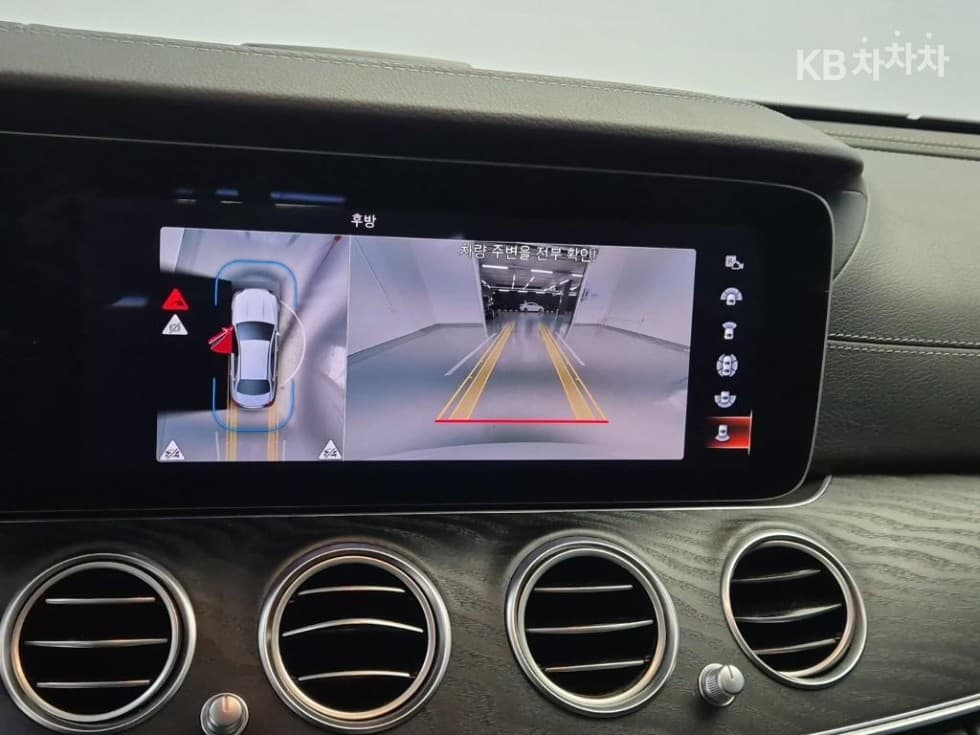 Mercedes-Benz E-Клас (W213)E250 AMG Line - 15