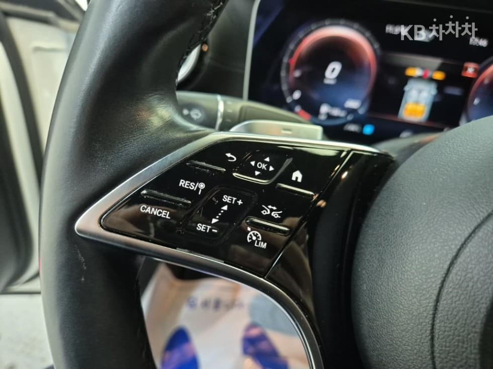 Mercedes-Benz E-Клас (W213)E250 AMG Line - 16