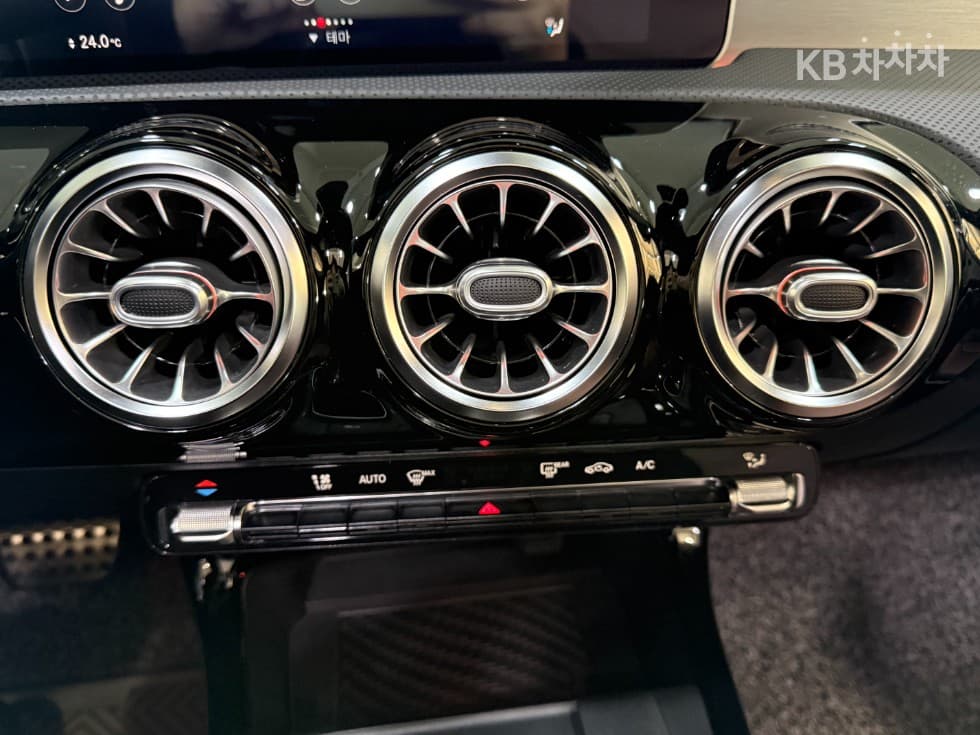 Mercedes-Benz CLA클래스(C118)CLA 250 4MATIC AMG Line - 14