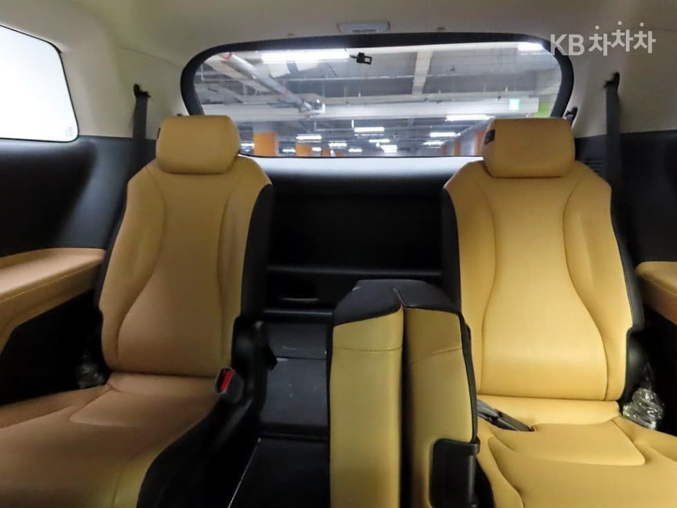 Киа Канивал 4-то поколениеD2.2 11-местен Престиж - 14