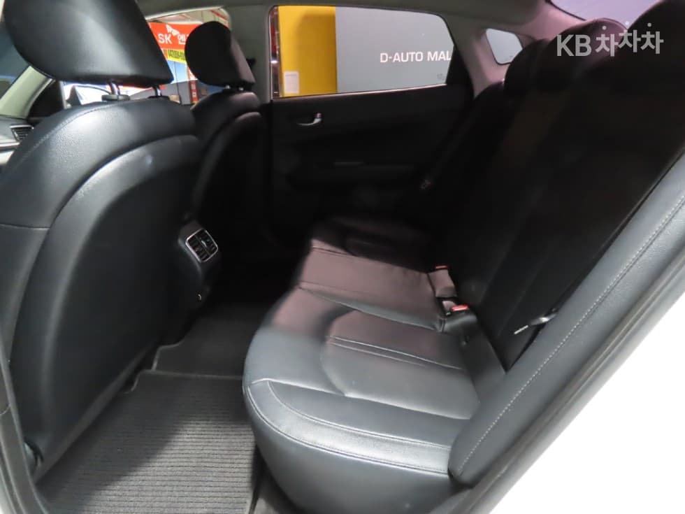 Киа The New (фейслифт) K5 Второ поколениеРент-а-кар 2.0 LPI Престиж - 7