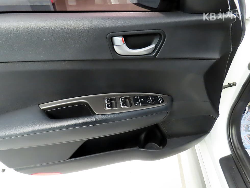 Киа The New (фейслифт) K5 Второ поколениеРент-а-кар 2.0 LPI Престиж - 14