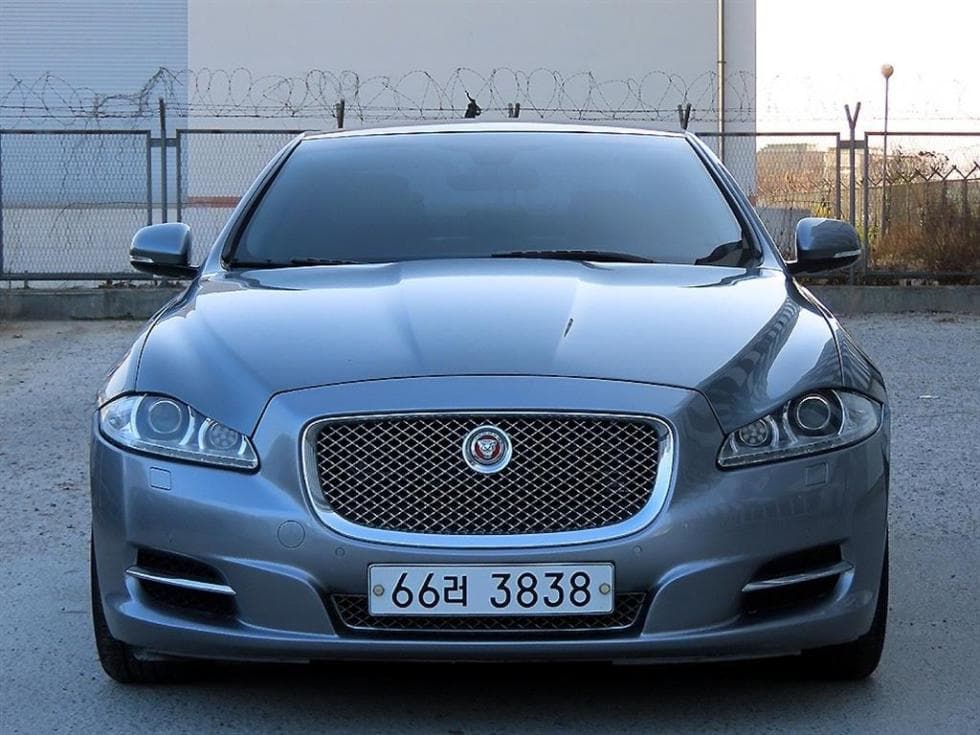 Jaguar All New XJ2.0 Лукс SWB X351