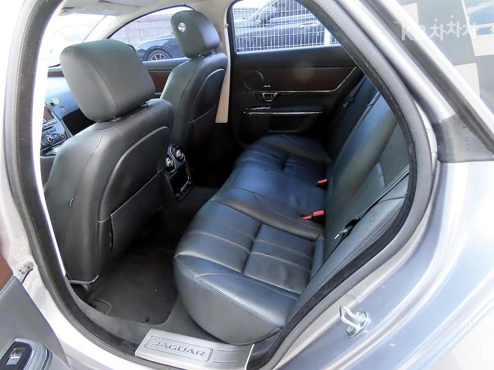 Jaguar All New XJ2.0 Лукс SWB X351 - 6