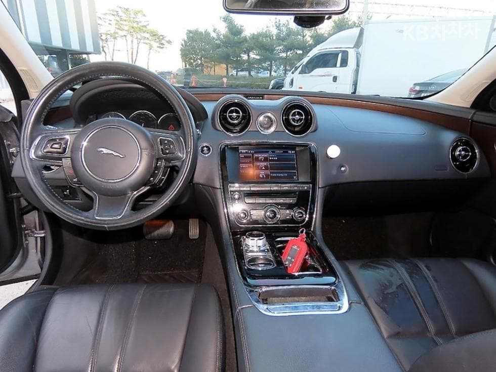 Jaguar All New XJ2.0 Лукс SWB X351 - 7