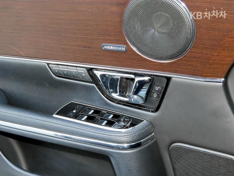 Jaguar All New XJ2.0 Лукс SWB X351 - 11