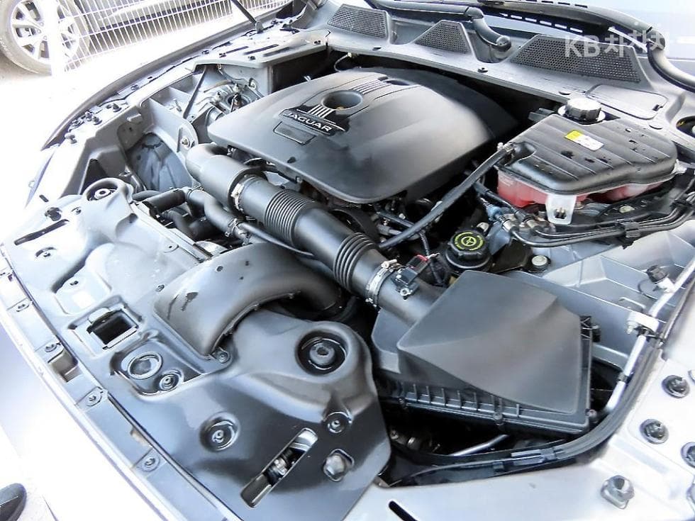 Jaguar All New XJ2.0 Лукс SWB X351 - 18