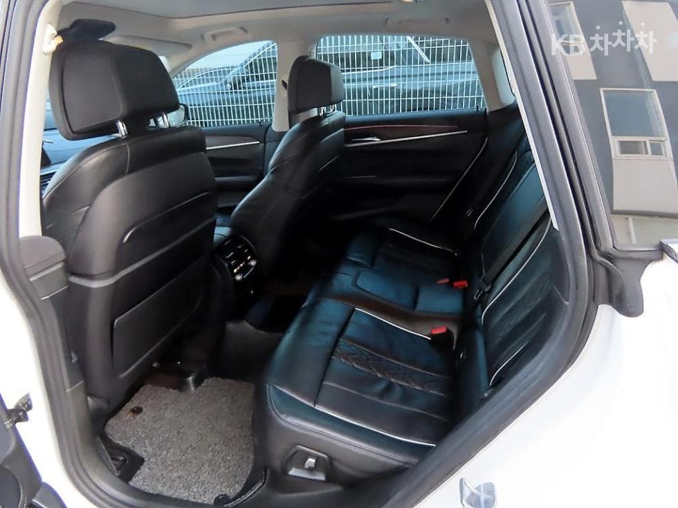 BMW Gran Turismo6 Series GT 630d xDrive Luxury Line - 6