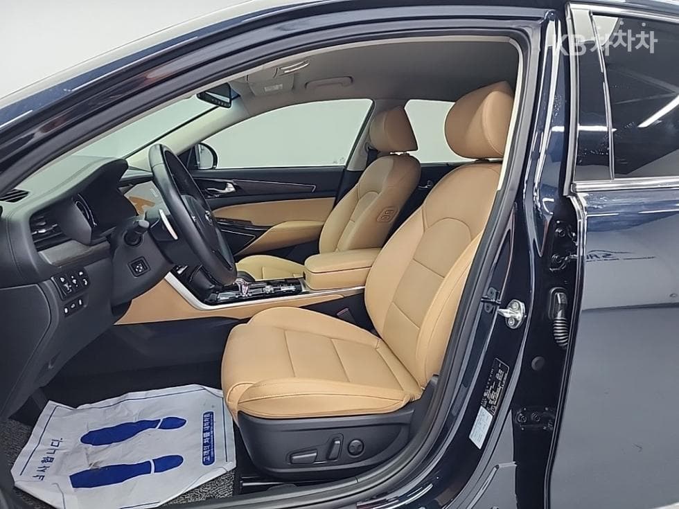 Киа K7 Premiere Хибрид2.4 HEV Noblesse - 11