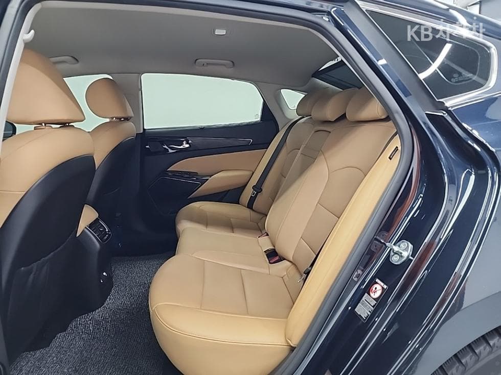 Киа K7 Premiere Хибрид2.4 HEV Noblesse - 12