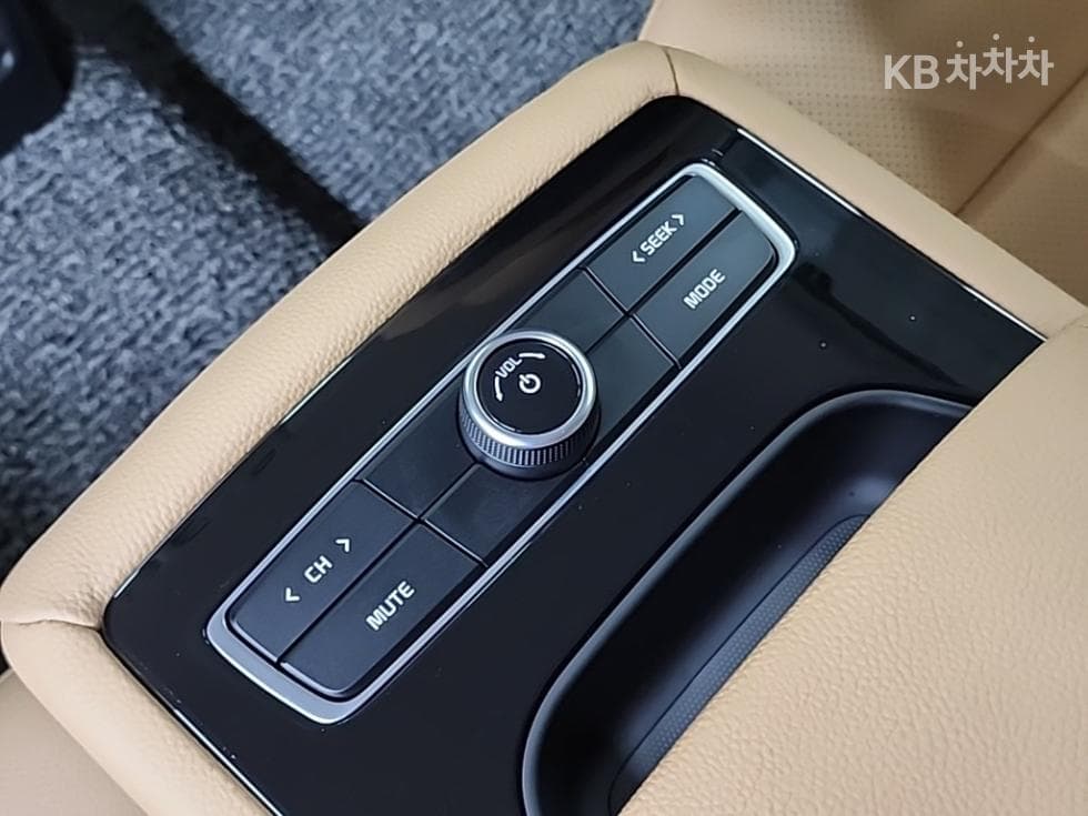 Киа K7 Premiere Хибрид2.4 HEV Noblesse - 15