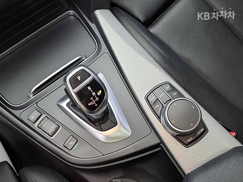 BMW Нов3 Серия320i Седан M스포츠 F30 - 8