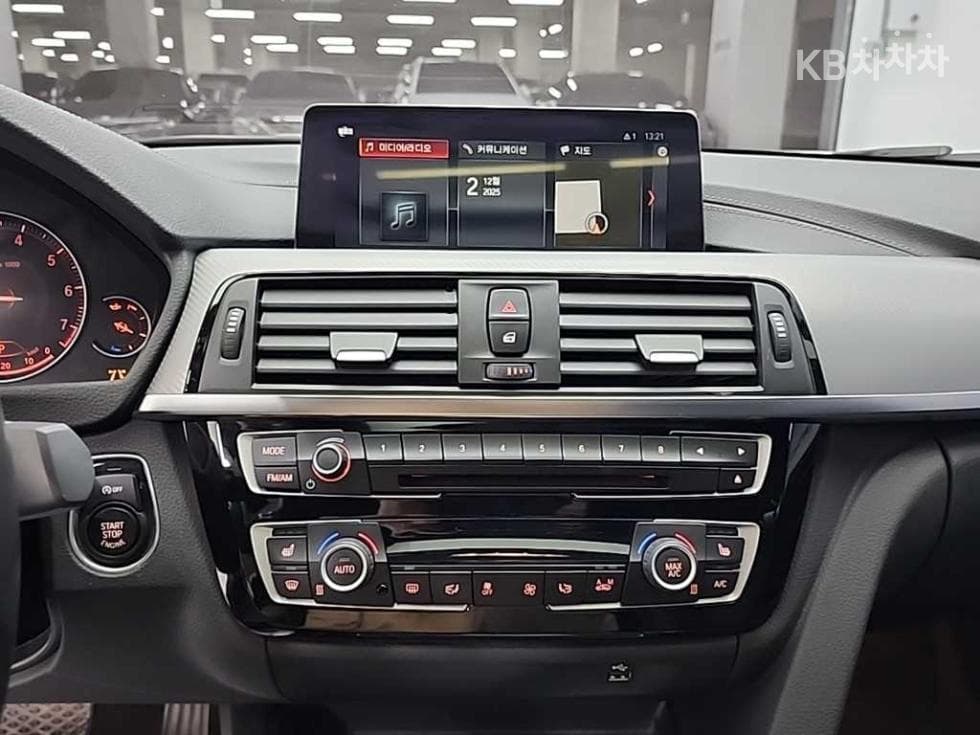 BMW Нов3 Серия320i Седан M스포츠 F30 - 10