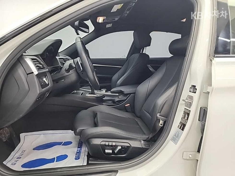 BMW Нов3 Серия320i Седан M스포츠 F30 - 11