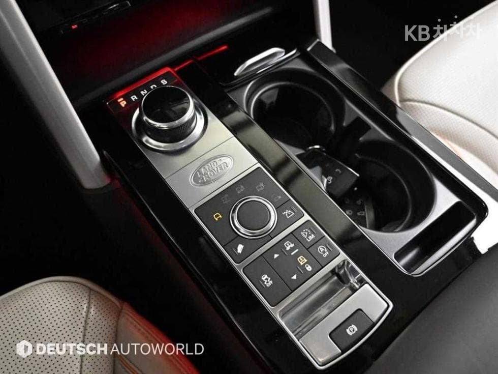 Land Rover 디스커버리53.0 TD6 HSE Luxury - 9