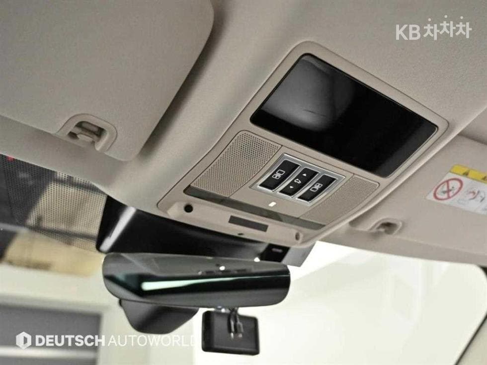 Land Rover 디스커버리53.0 TD6 HSE Luxury - 18