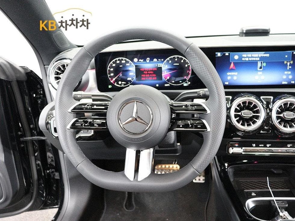 Mercedes-Benz CLA클래스(C118)CLA 250 4MATIC AMG Line - 16