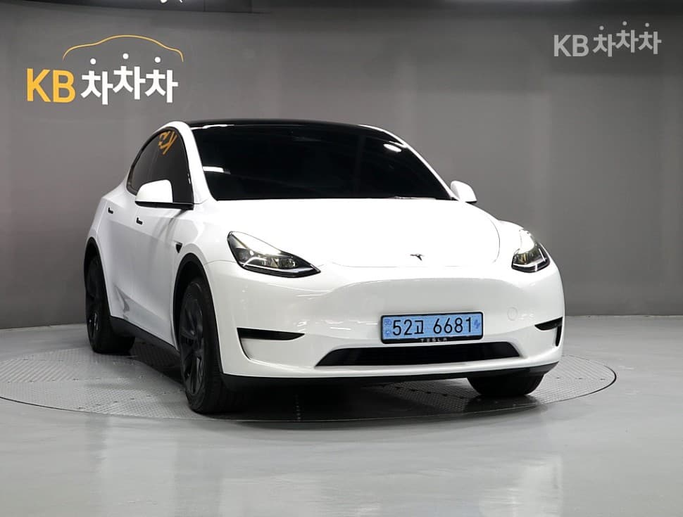 테슬라 Model YRWD Standard - 2