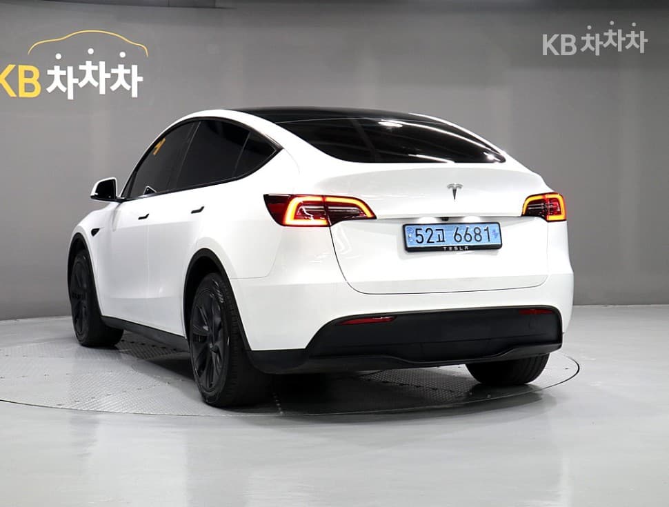 테슬라 Model YRWD Standard - 4